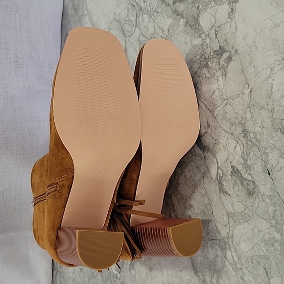 Women's Square Toe Chunky Block Heel Fringe Side Zipper Ankle Boots - Picture 9 of 9